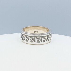 Vintage 925 Sterling Silver Design Band Ring